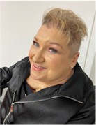 Clare Gray headshot